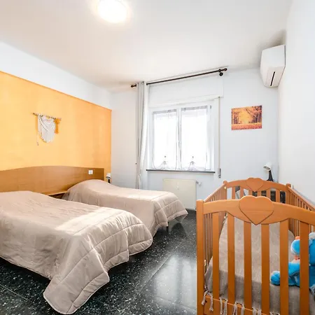321 - Cà Du Felisottu, Centro Di Sestri A 500metri Dalla Baia Del Silenzio Apartamento