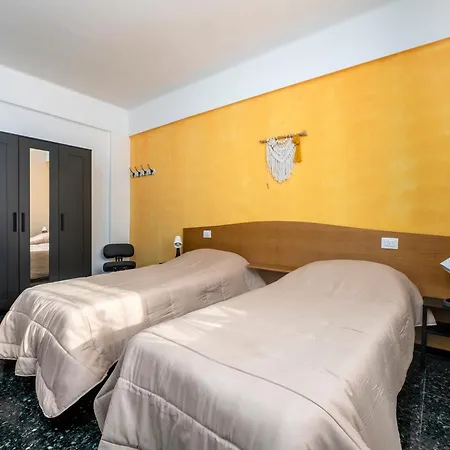 321 - Cà Du Felisottu, Centro Di Sestri A 500metri Dalla Baia Del Silenzio Apartamento *